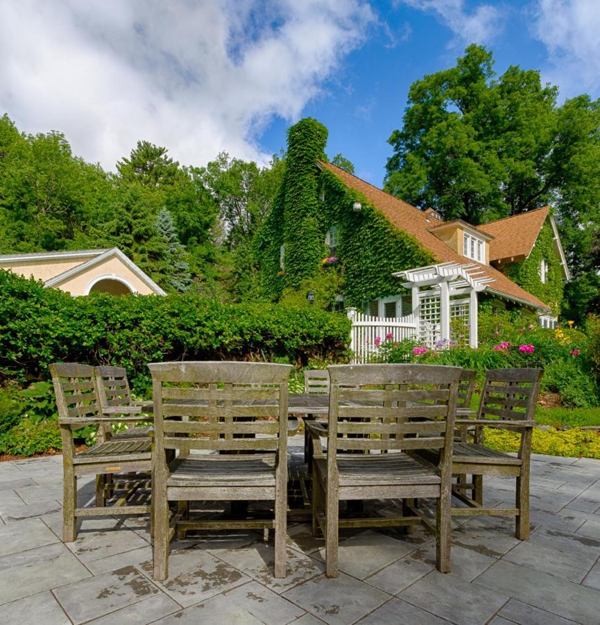 Howarth House Bed And Breakfast Fitchburg Exterior photo
