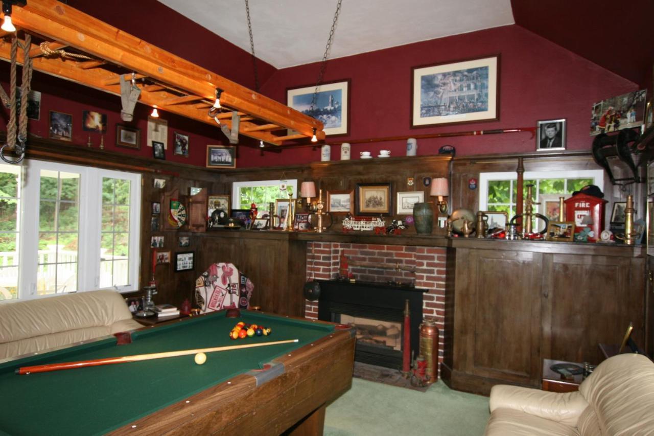 Howarth House Bed And Breakfast Fitchburg Exterior photo