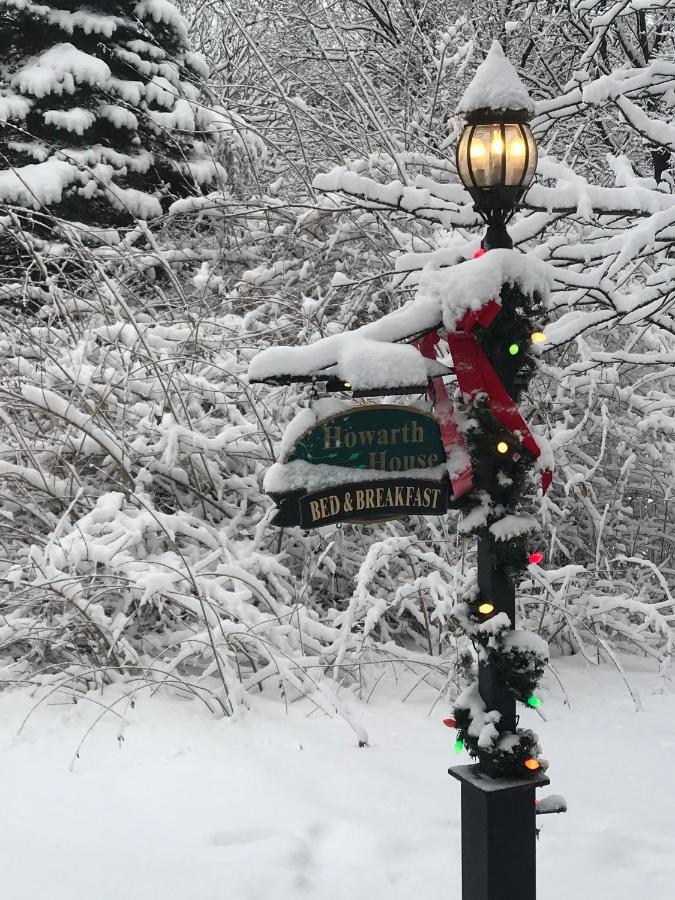 Howarth House Bed And Breakfast Fitchburg Exterior photo